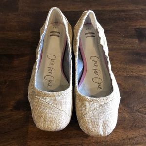 Toms Ballet Flats in Ivory Metallic Burlap